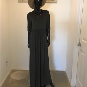 BEAUTIFUL  PLUS SIZE MAXI DRESS W/POCKETS